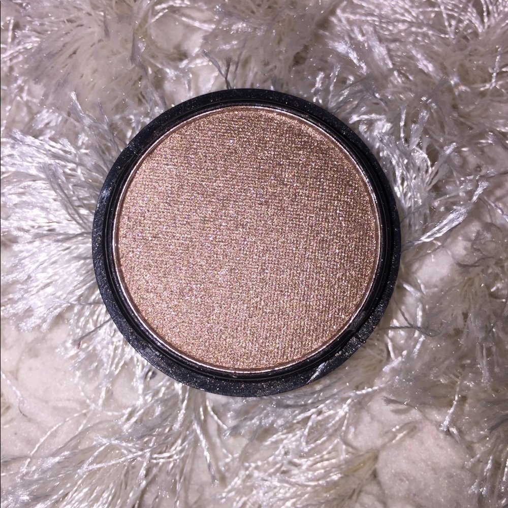 Brightening Eye Pot